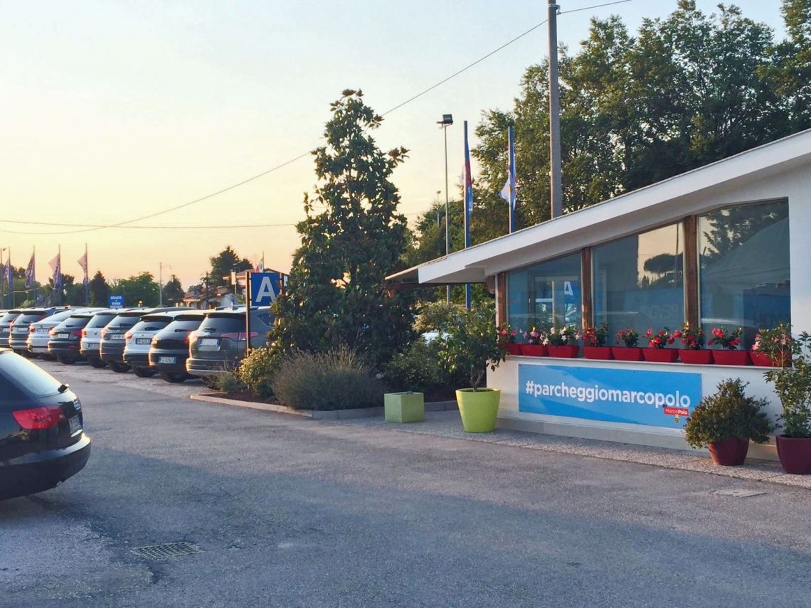 Ingresso del parcheggio Marco Polo a 5 minuti dall'aeroporto di Venezia