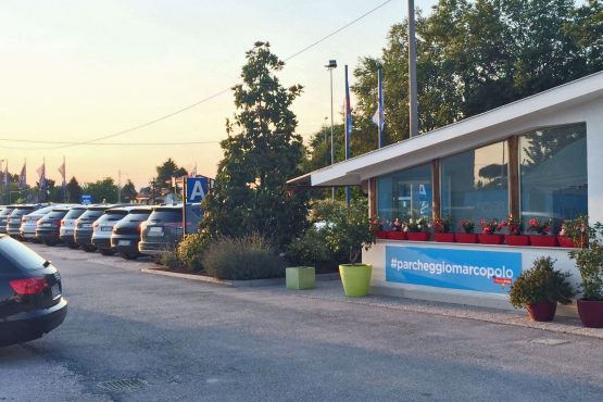 Ingresso del parcheggio Marco Polo a 5 minuti dall'aeroporto di Venezia