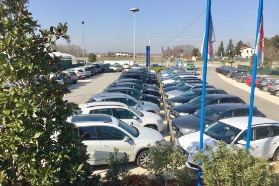 voitures clientèle parking MarcoPolo pour le port de Venise